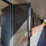 Comfy Balcony Studio Near Parks Shopping & Dining