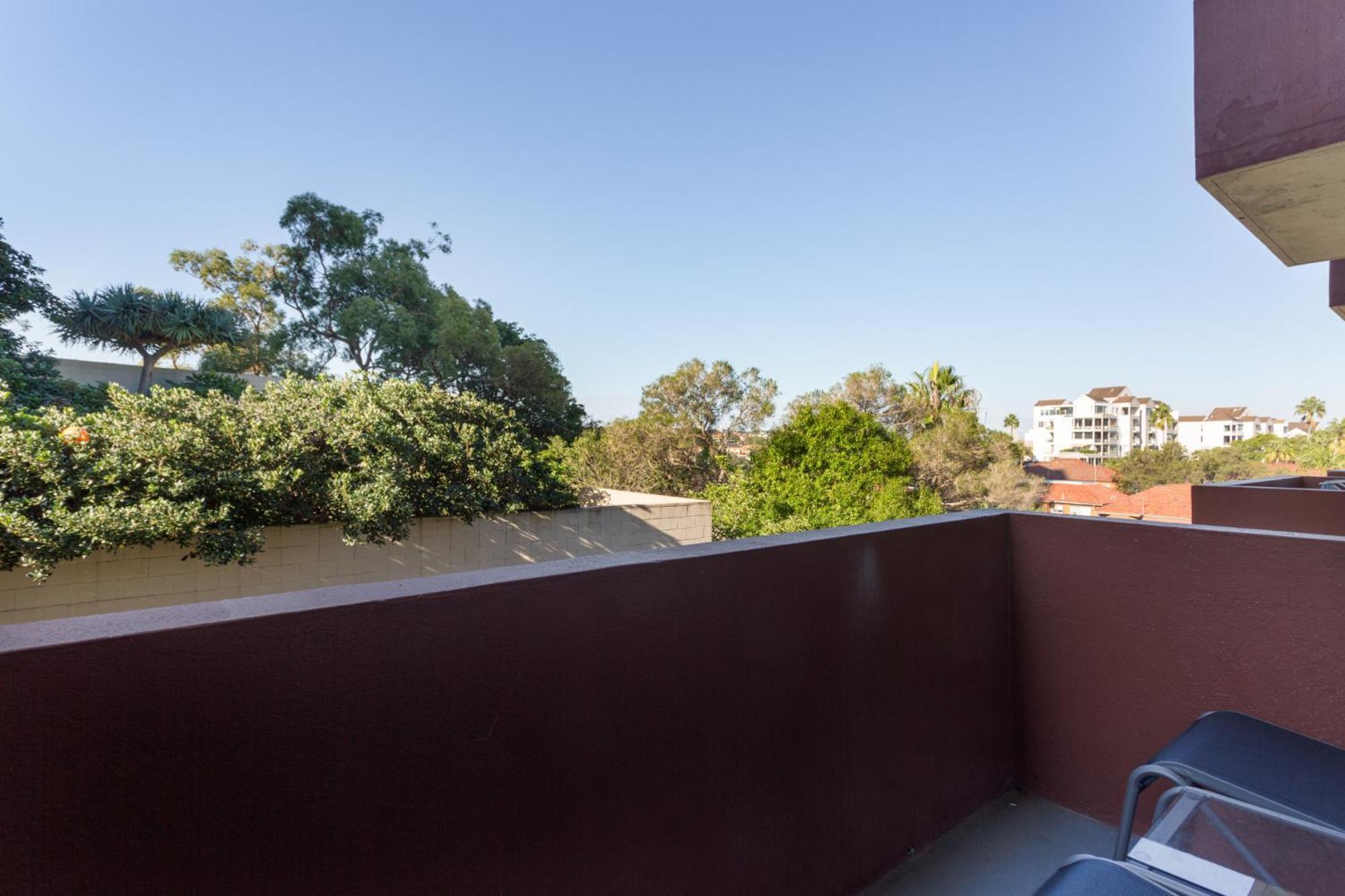 Apartment Comfy Balcony Near Parks Shopping & Dining